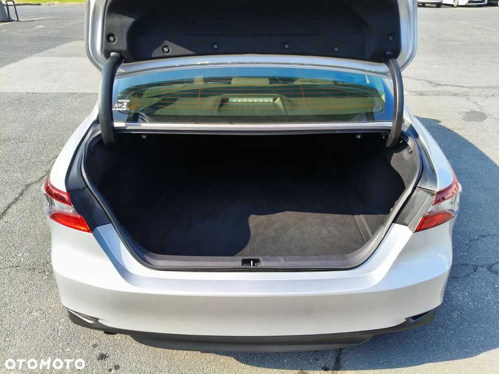 Toyota Camry 2.5 Hybrid Comfort CVT - 11