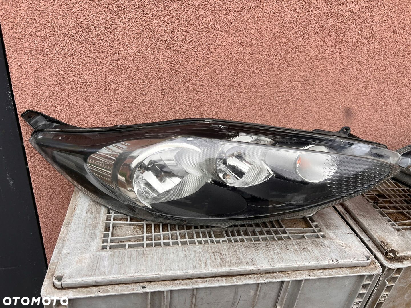 Lampa przednia FORD FIESTA MK7 ZWYKŁE KOMPLET EUROPA ORYGINALNE HELLA - 2