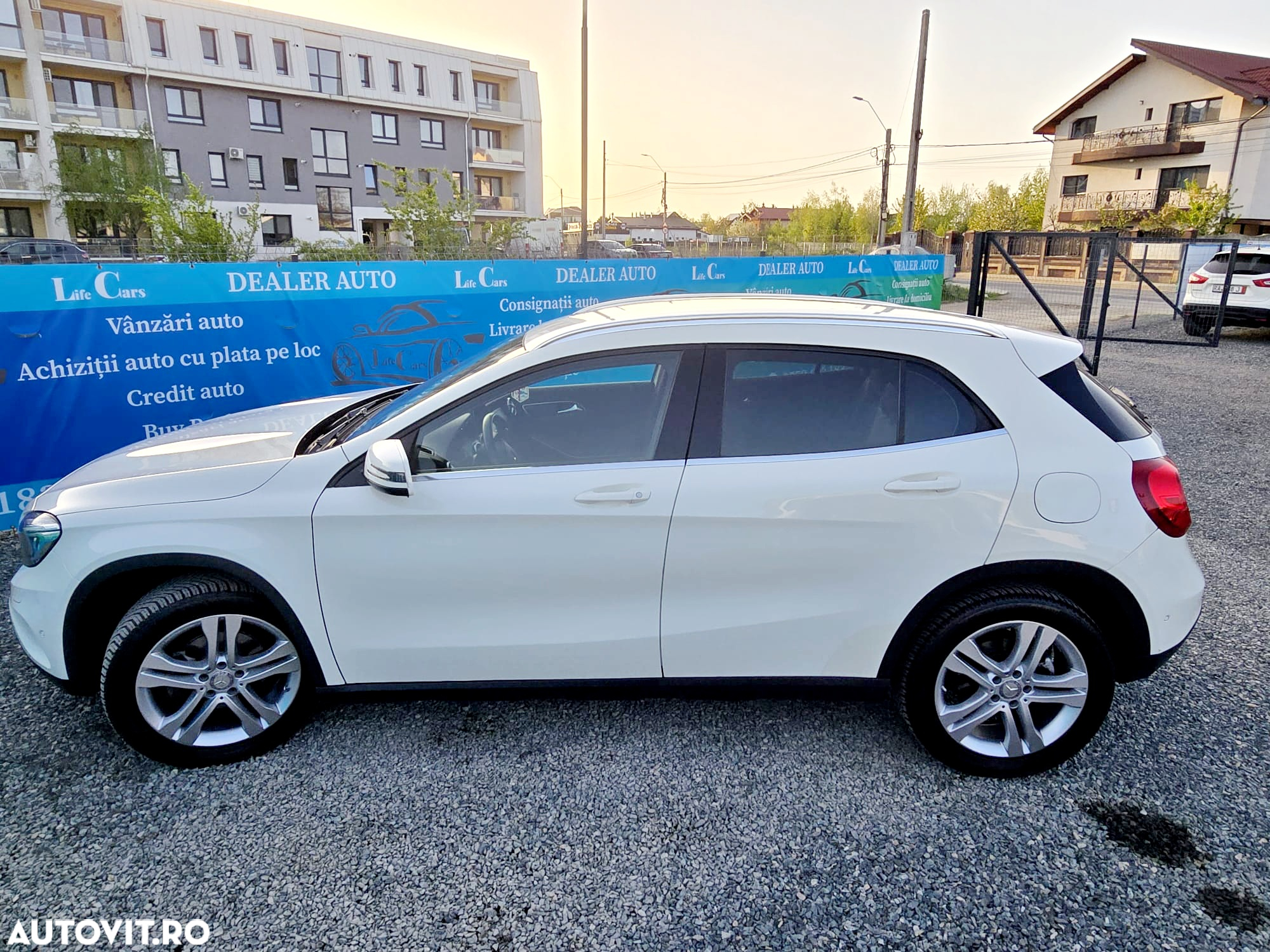 Mercedes-Benz GLA - 9