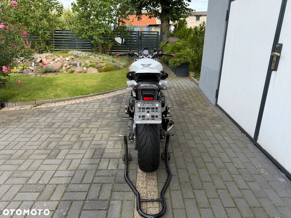 Honda Hornet - 8