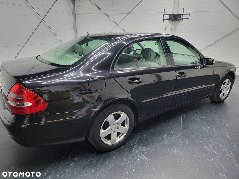 Mercedes-Benz Klasa E 200 Kompressor Classic Sport Edition - 26