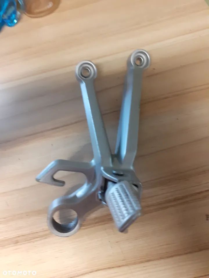 $ SET PASAŻERA + PODNÓŻEK SUZUKI GSXR 600 750 2004 2005 K4 K5 - 1