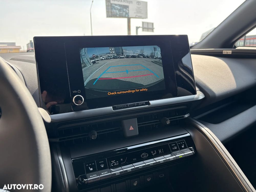 Toyota C-HR - 11