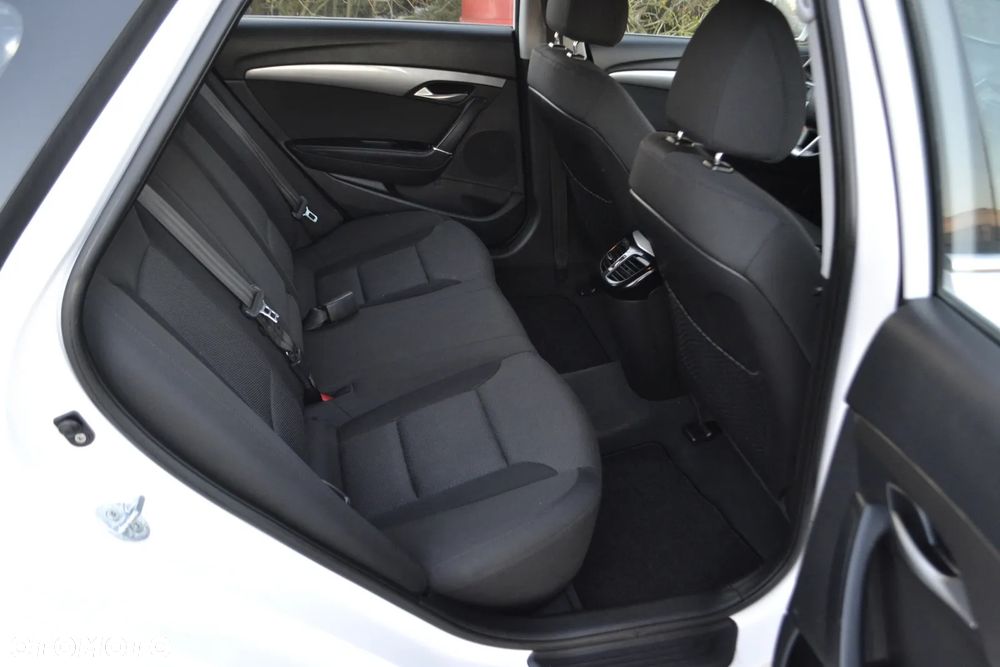 Hyundai i40 1.6 GDI Comfort + - 19