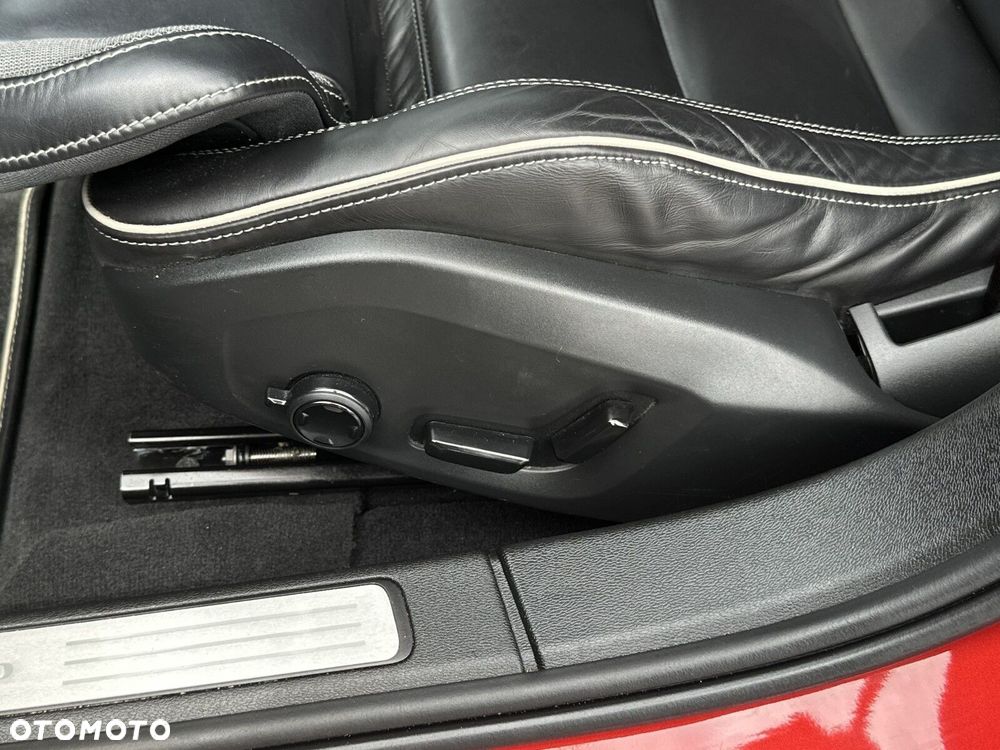 Volvo S60 B4 B R-Design - 32