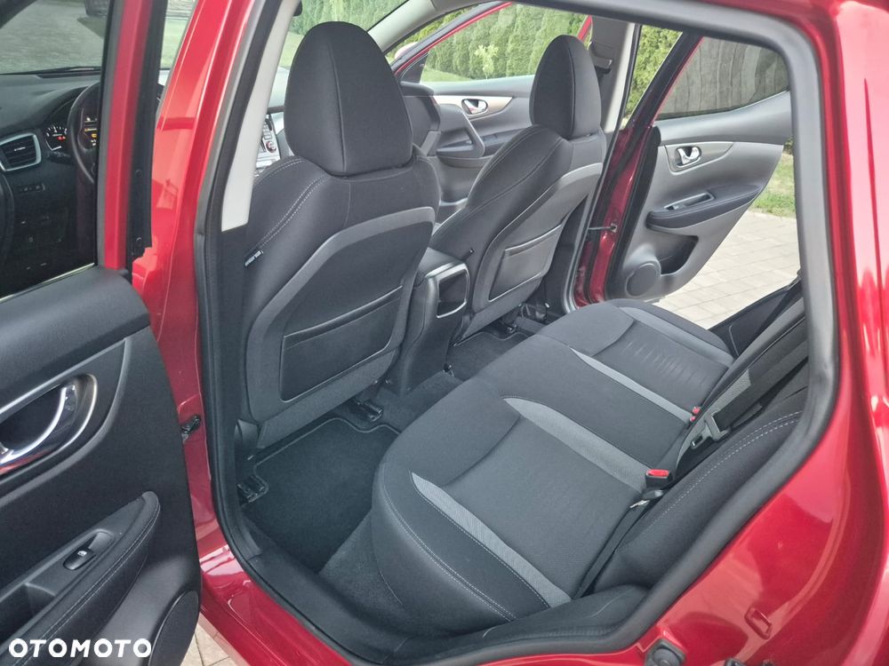 Nissan Qashqai 1.6 DIG-T N-Connecta - 19