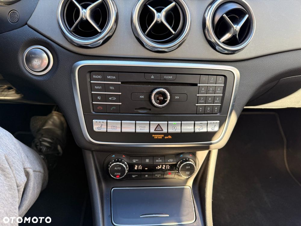 Mercedes-Benz GLA - 9