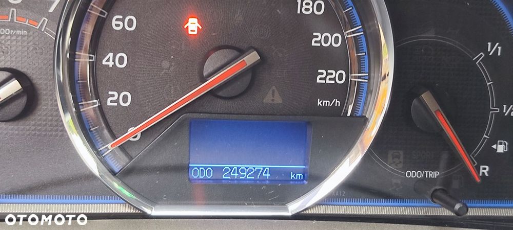 Toyota RAV4 2.0 D-4D Prestige - 8