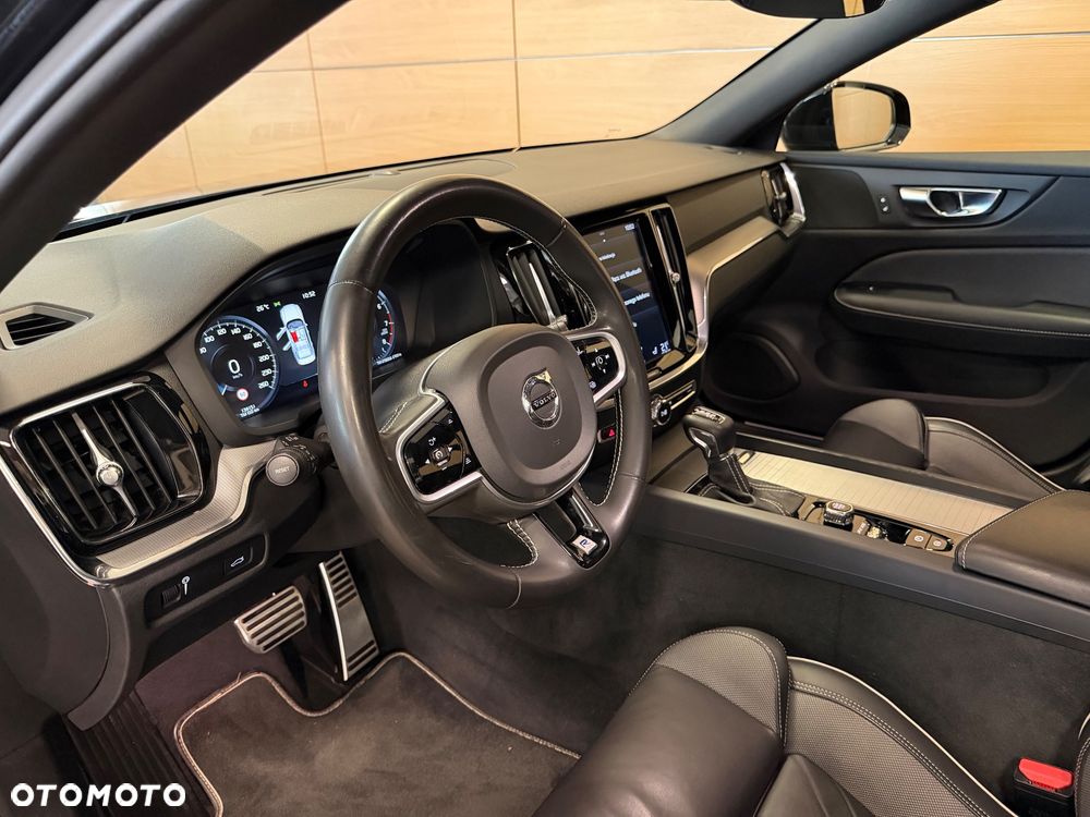 Volvo S60 T4 R-Design - 17