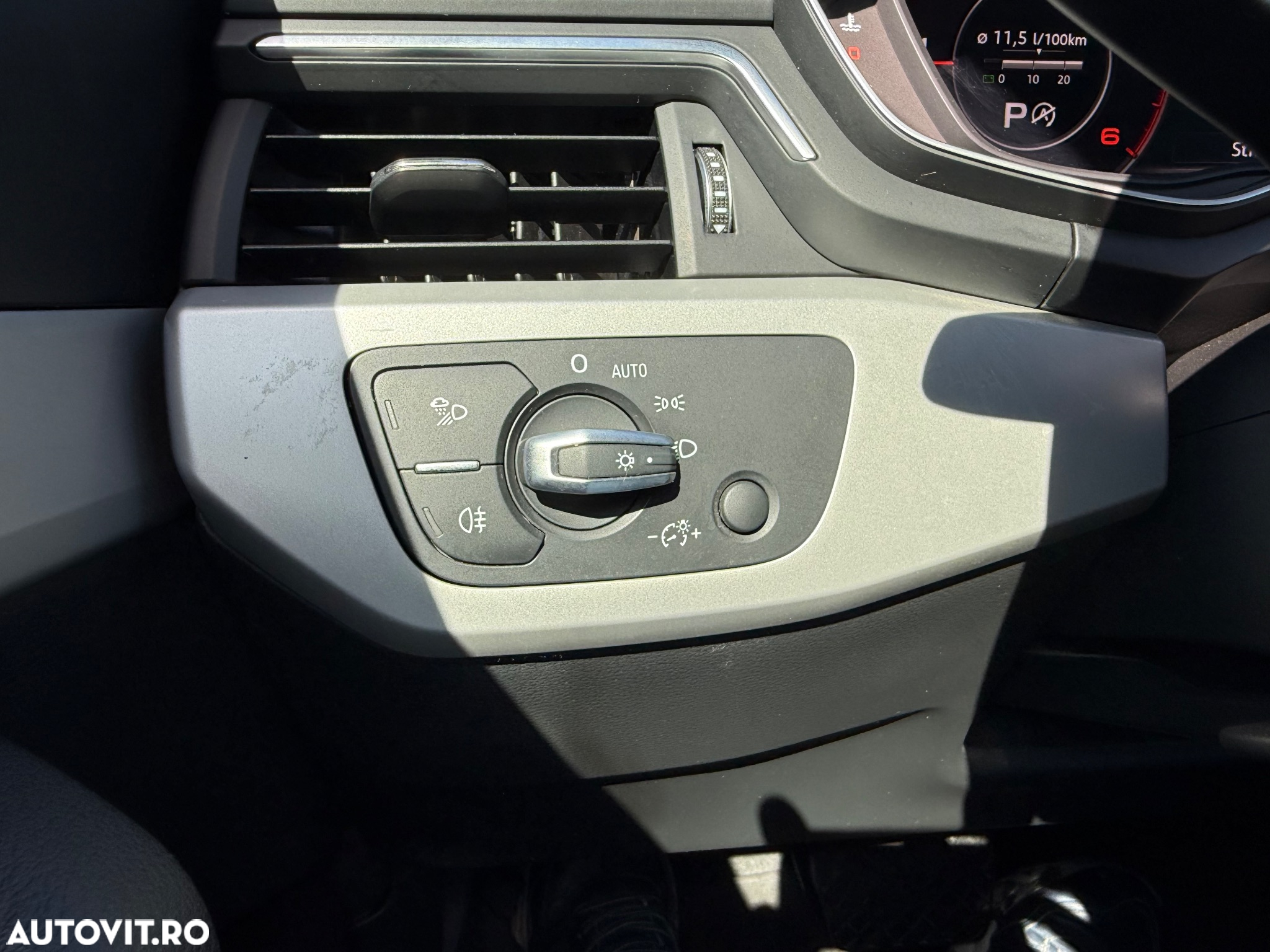 Audi A4 2.0 TDI ultra S tronic Design - 28