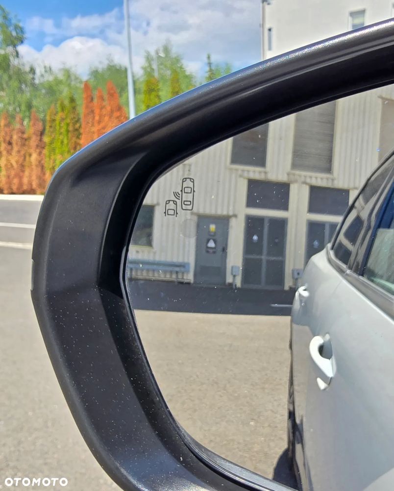 Peugeot 3008 1.6 PureTech HYbrid GT Line S&S EAT8 - 39