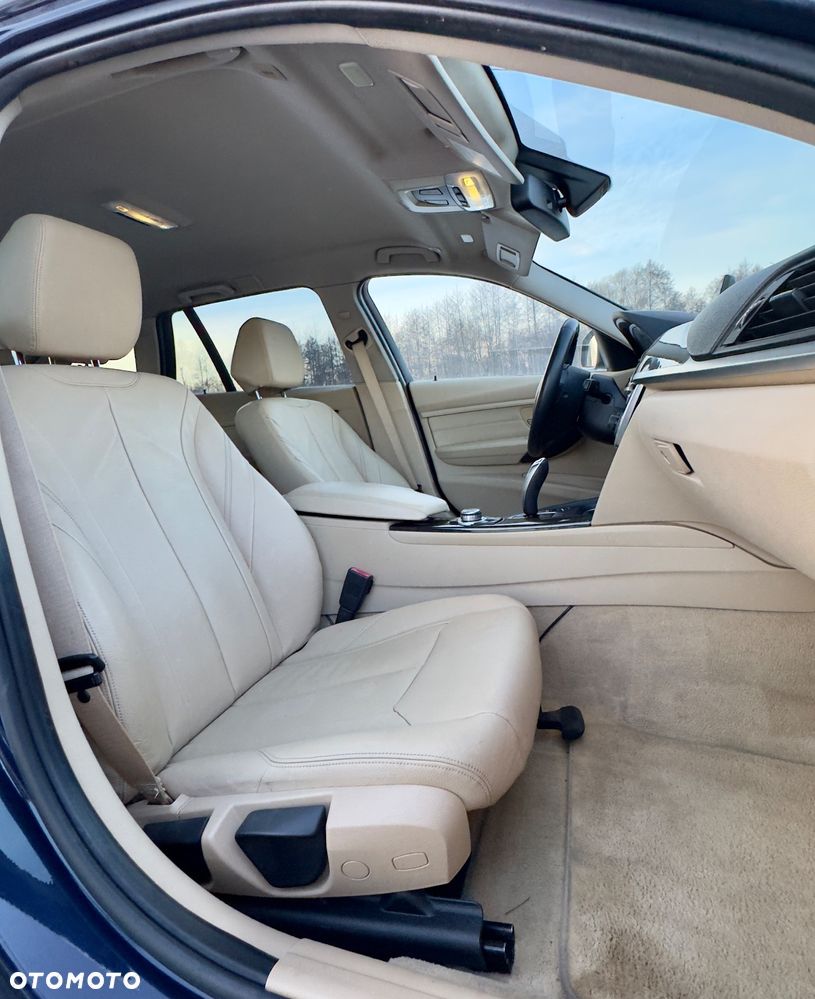 BMW Seria 3 320d Sport-Aut Luxury Line - 16