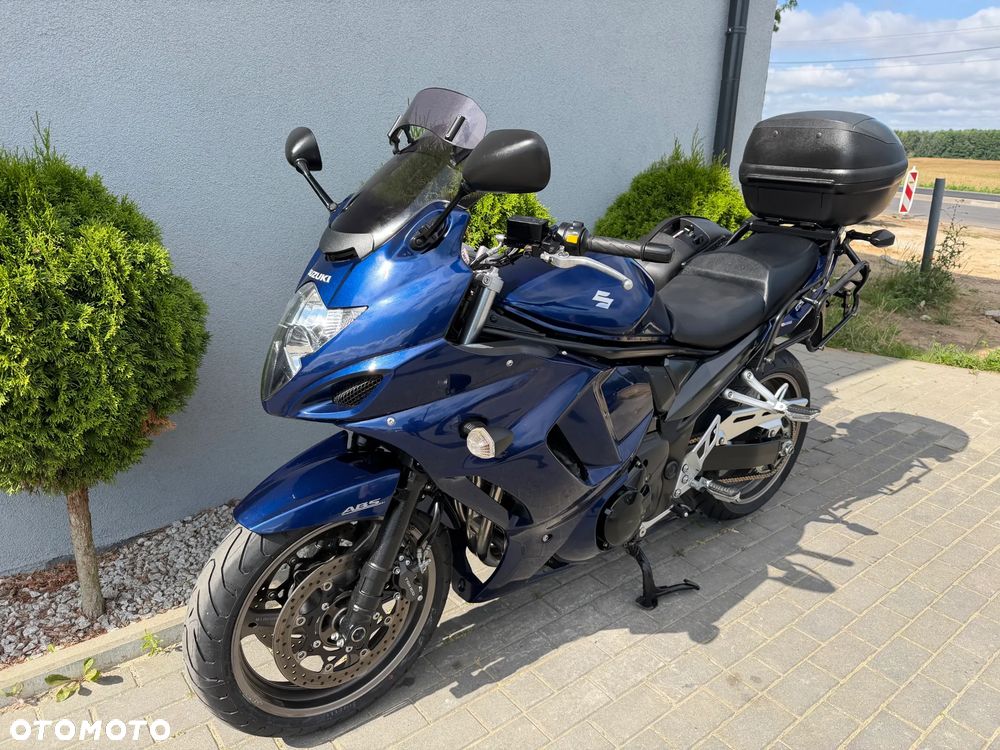 Suzuki GSX - 7