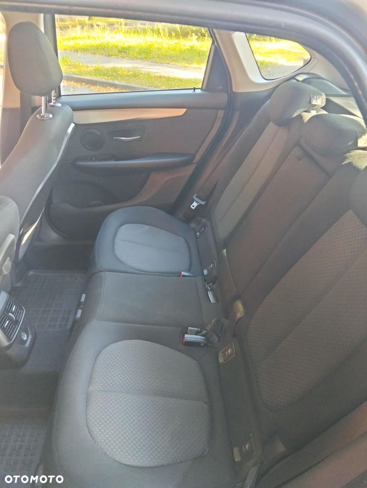 BMW Seria 2 218i - 11