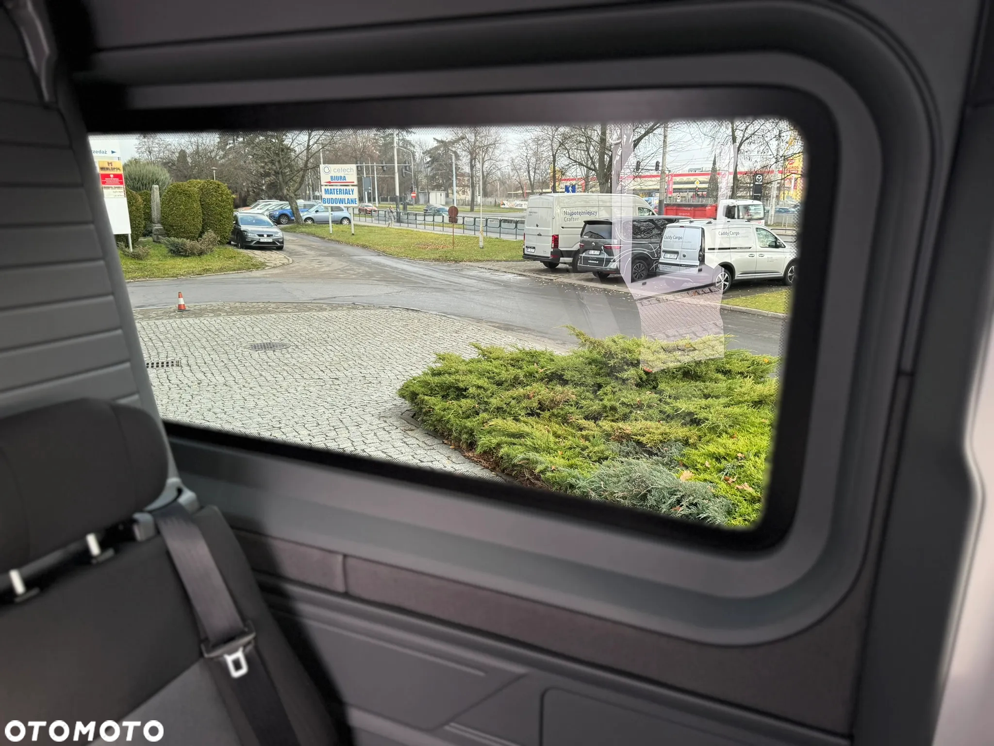 Volkswagen Crafter Brygadówka 7 osób - 36