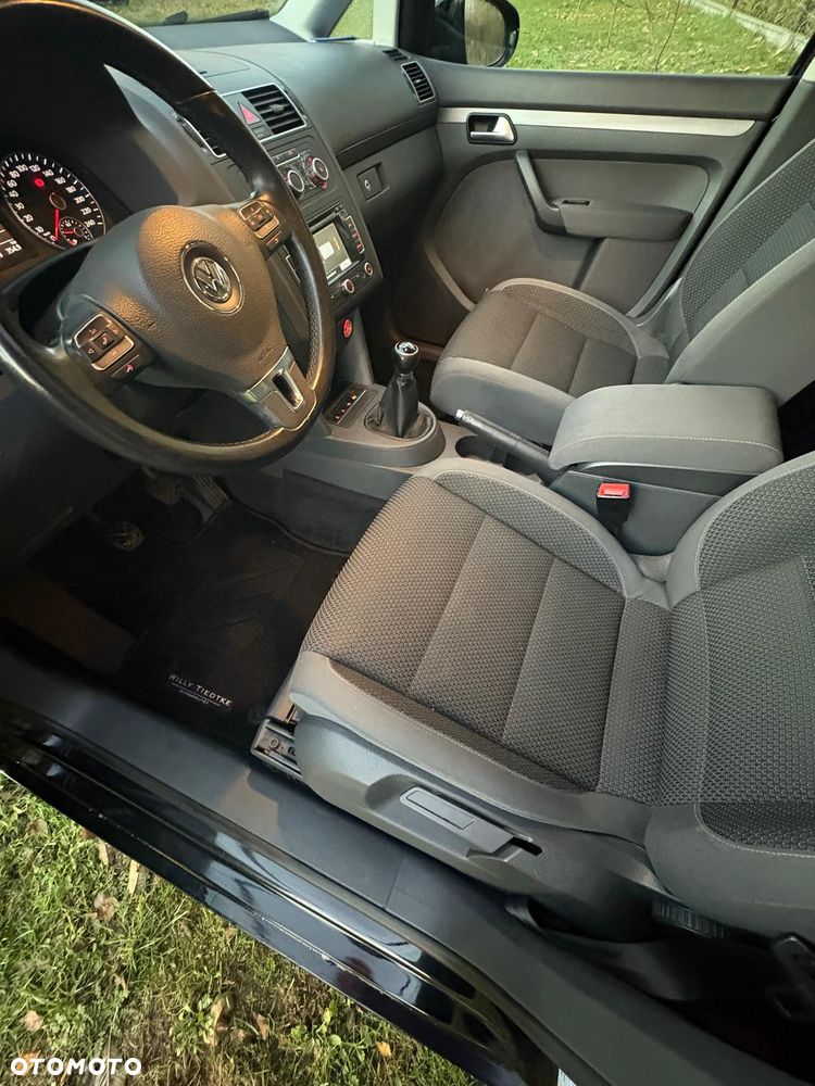 Volkswagen Touran 1.6 TDI DPF BlueMotion Technology Trendline - 18