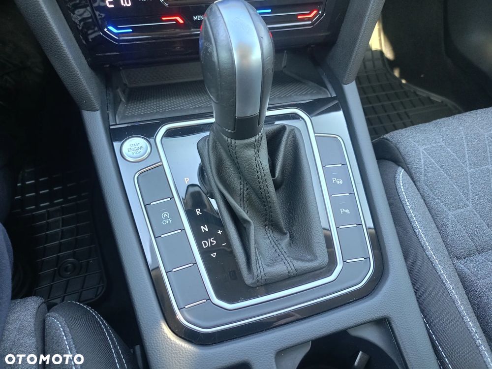 Volkswagen Passat 2.0 TDI SCR Comfortline DSG - 24