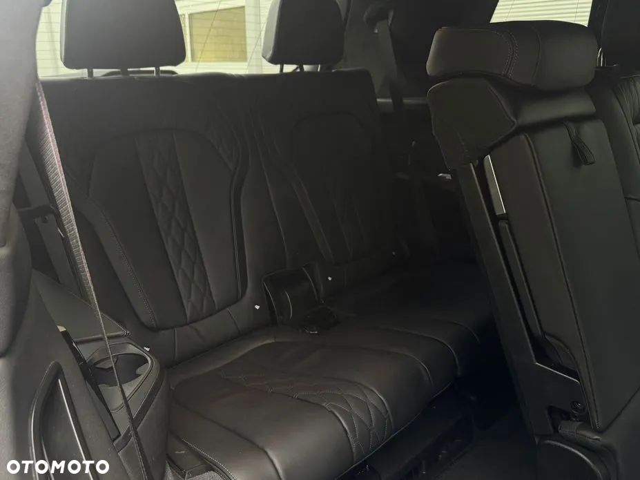 BMW X7 M50i sport - 9