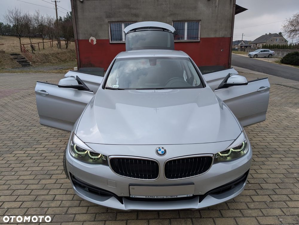 BMW 3GT 320i GPF Business Edition - 32
