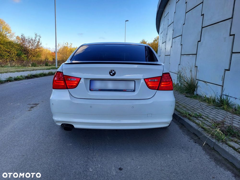 BMW Seria 3 2011 photo 5
