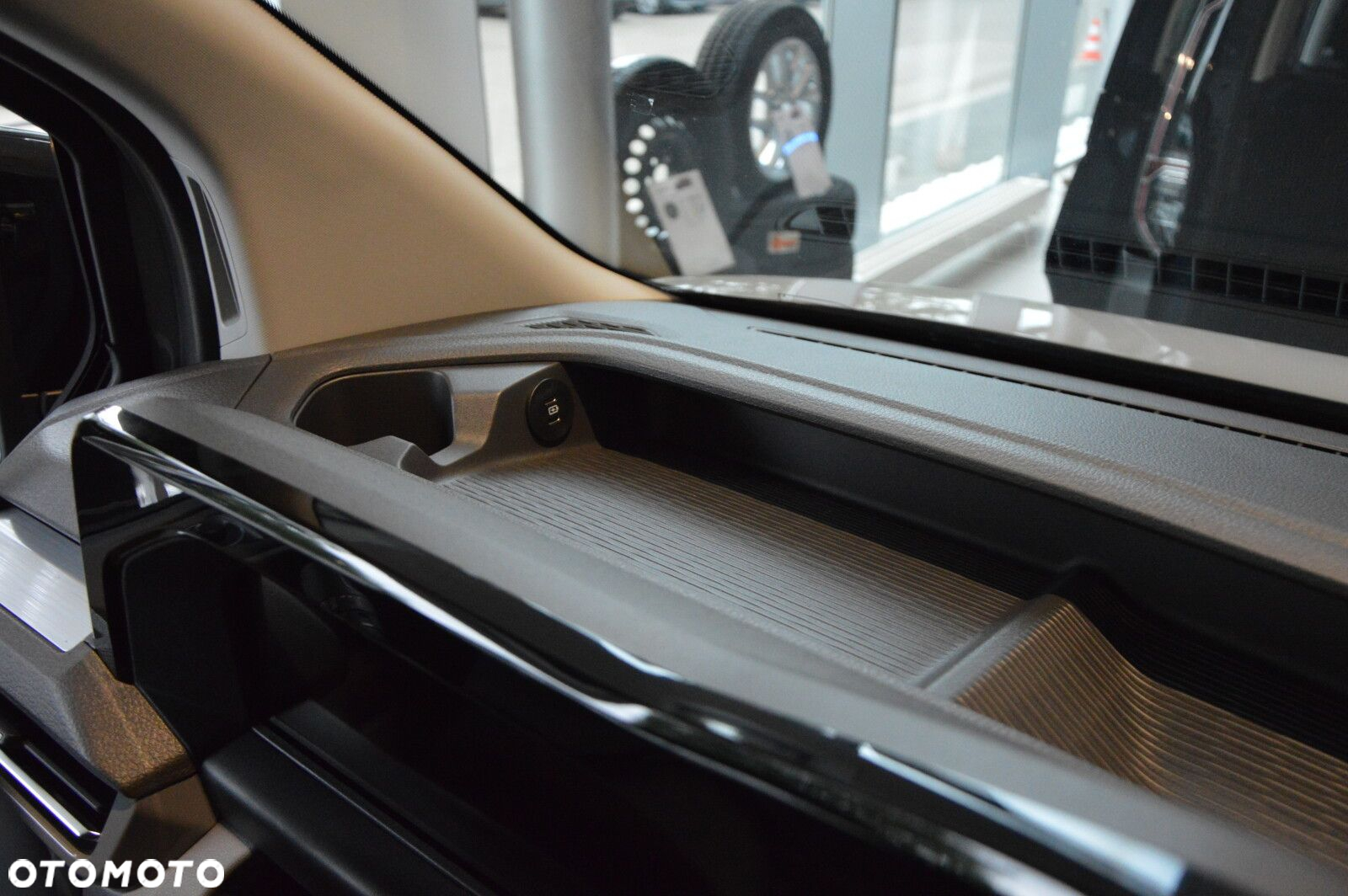 Volkswagen Caravelle Life - 16