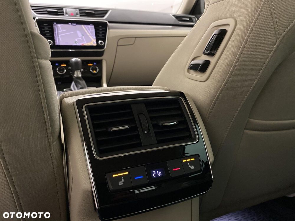 Skoda Superb 2.0 TDI SCR 4x4 Style DSG - 15