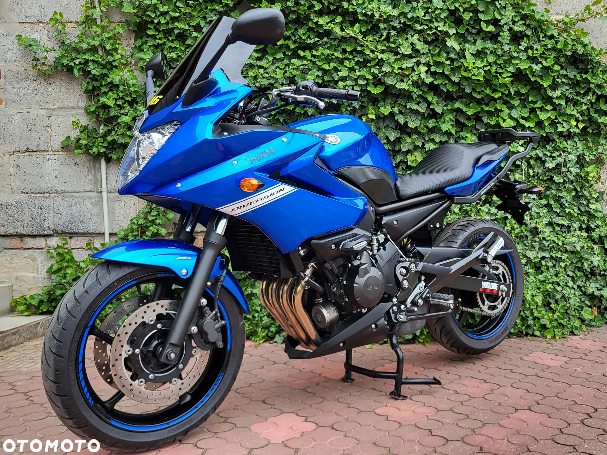 Yamaha XJ - 6