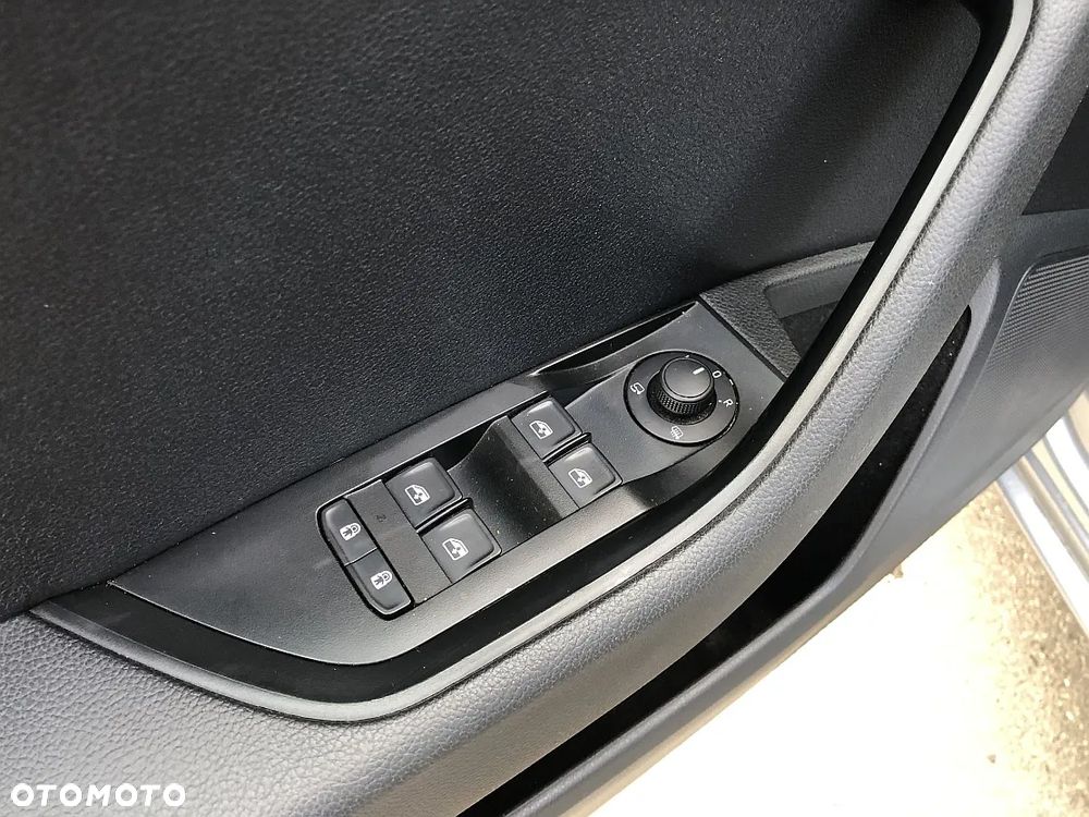 Skoda Superb 2.0 TDI SCR Style DSG - 29