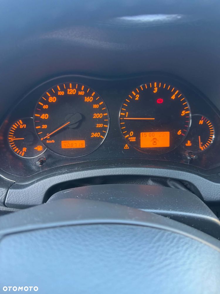 Toyota Avensis - 4