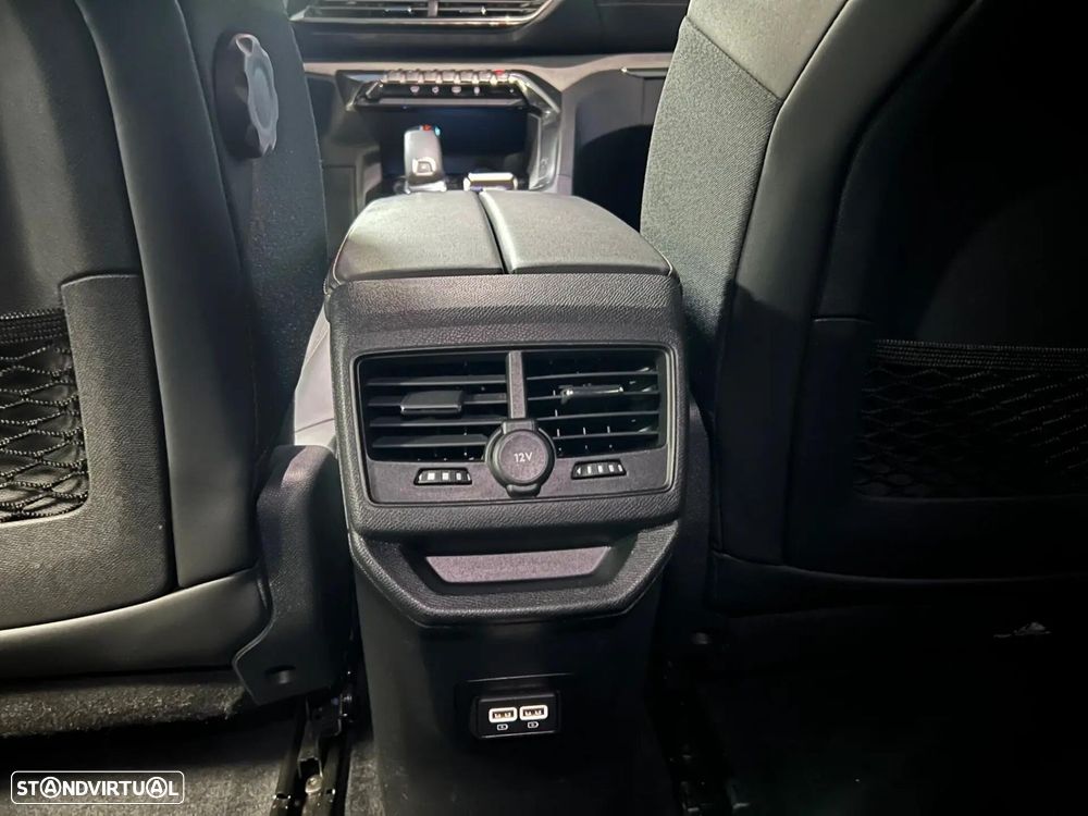 Peugeot 3008 1.6 Hybrid GT Pack e-EAT8 - 37