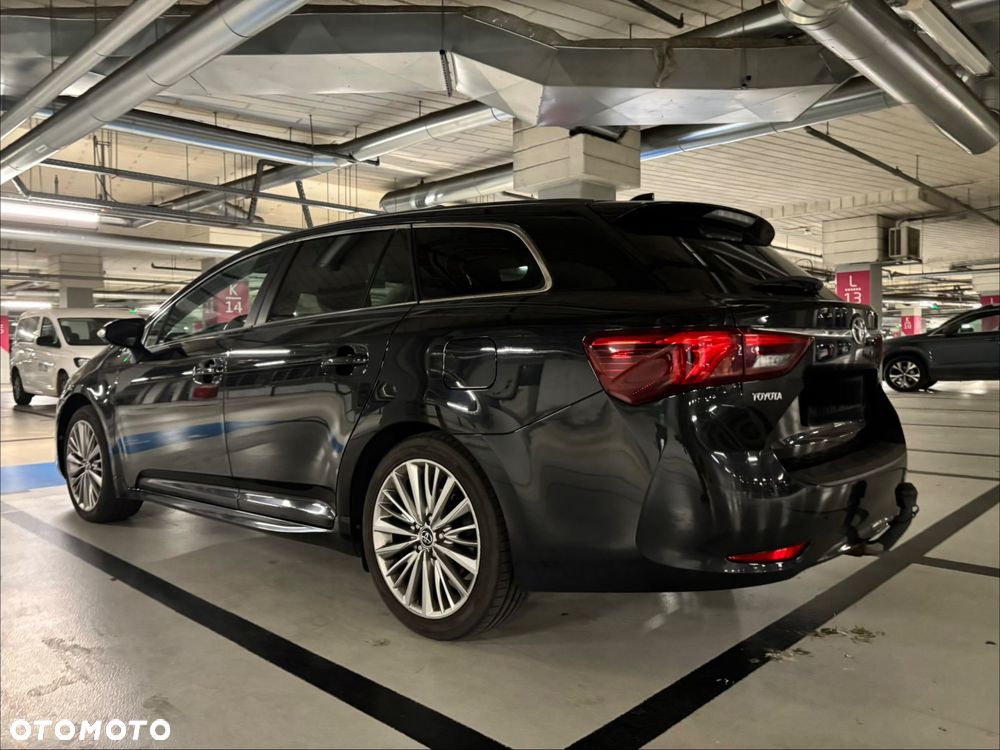 Toyota Avensis Touring Sports 1.8 Business Edition - 12