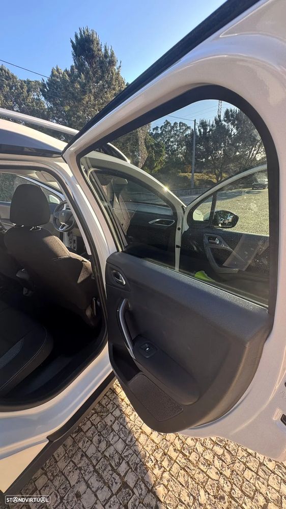 Peugeot 2008 1.2 PureTech Active - 23
