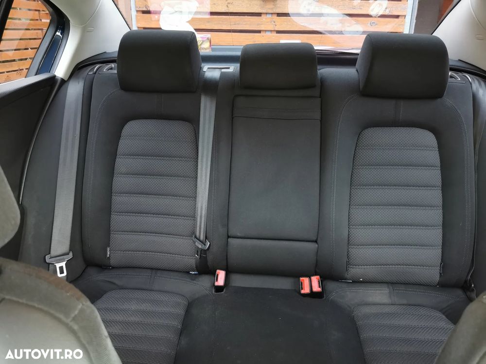 Volkswagen Passat - 27