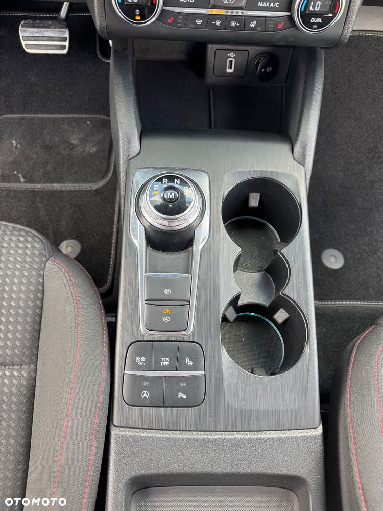 Ford Focus 1.5 EcoBoost ST-Line - 13