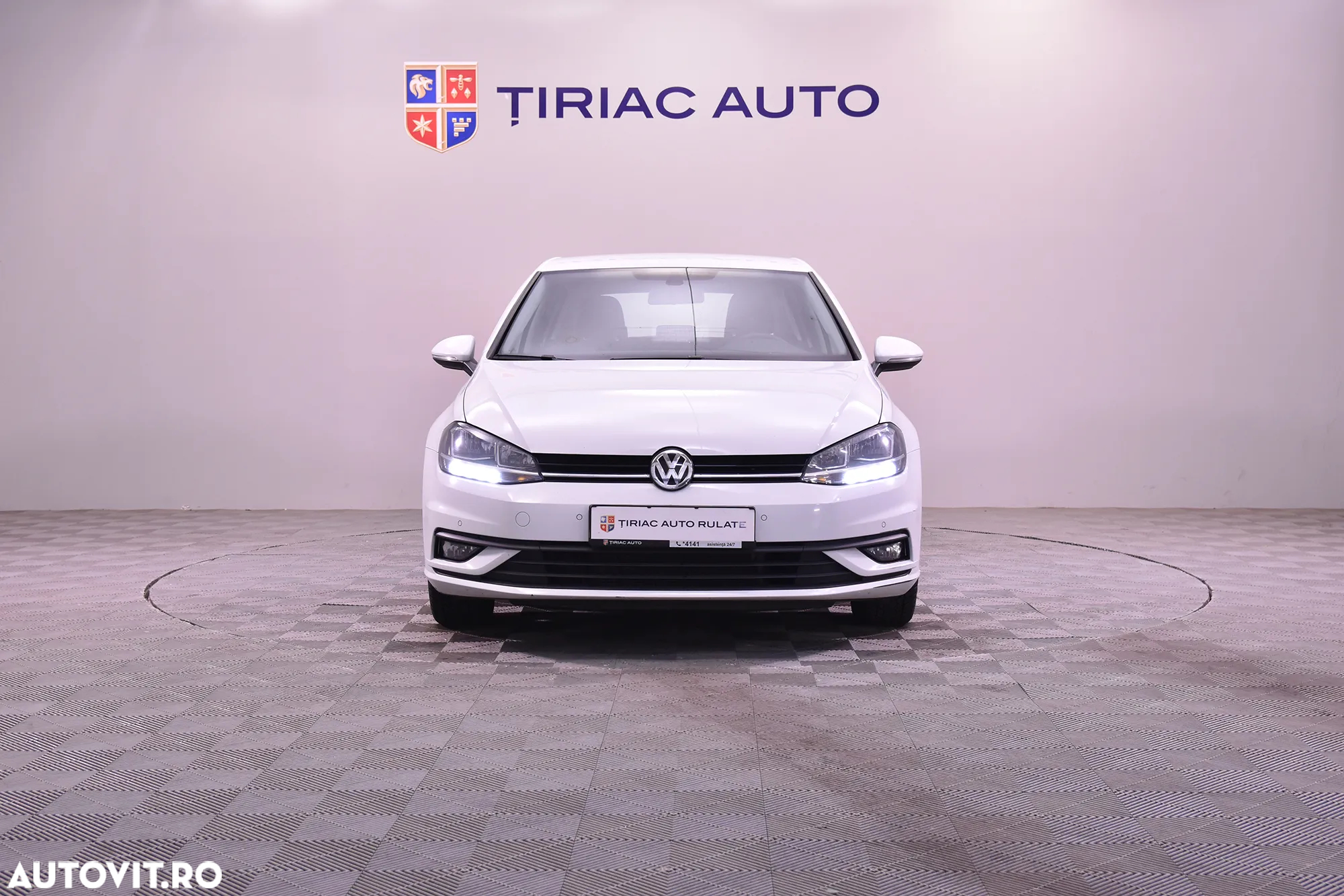 Volkswagen Golf - 8