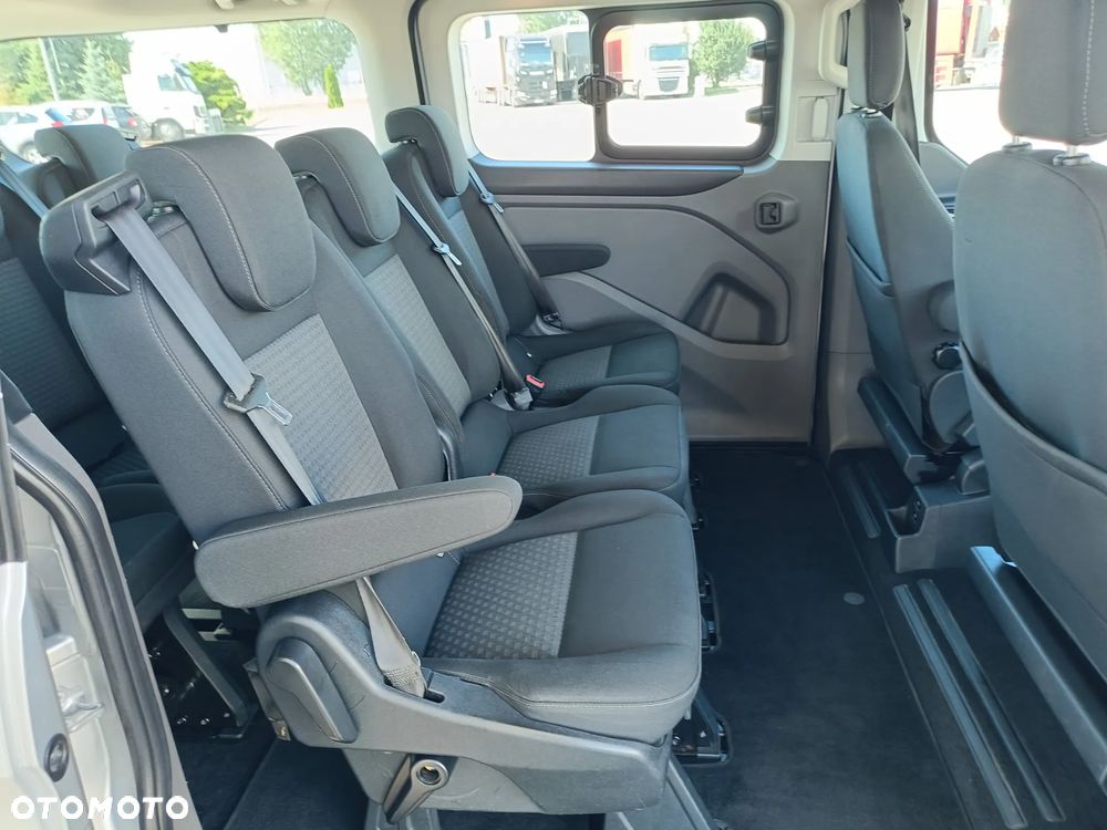 Ford Tourneo Custom - 16