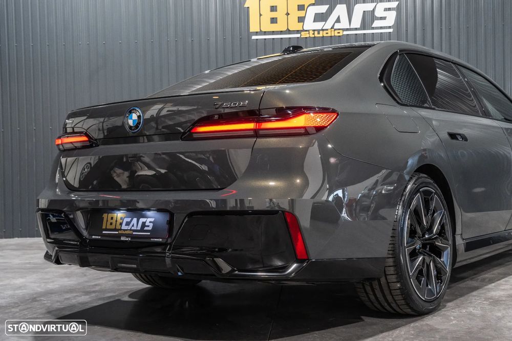 BMW 750 750e xDrive Pack Desportivo M - 51