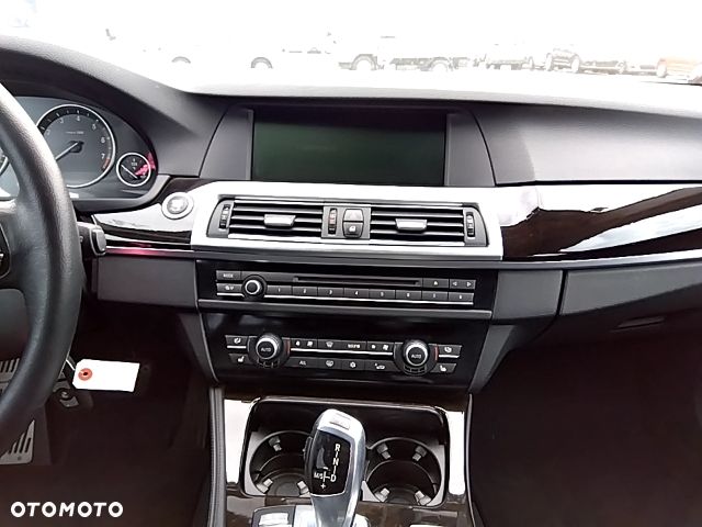 BMW Seria 5 530i - 7