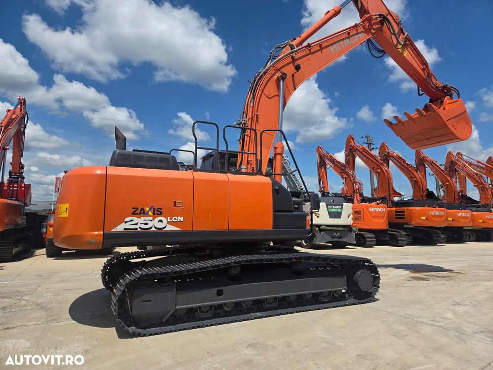 Hitachi ZX250LCN-6, 2019, 5.737h, CUPLA RAPIDA, cupa 1,55mc, inst picon, inst rotire, camera spate si laterale, latime 2,99m, ad sapare 7m, 3 pompe hidr HITACHI, consum 11,8l/h, lant 80% ok, ridica 16t, posibil leasing 3 ani-PROMOTIE 89.900 EUR+Tva - 5