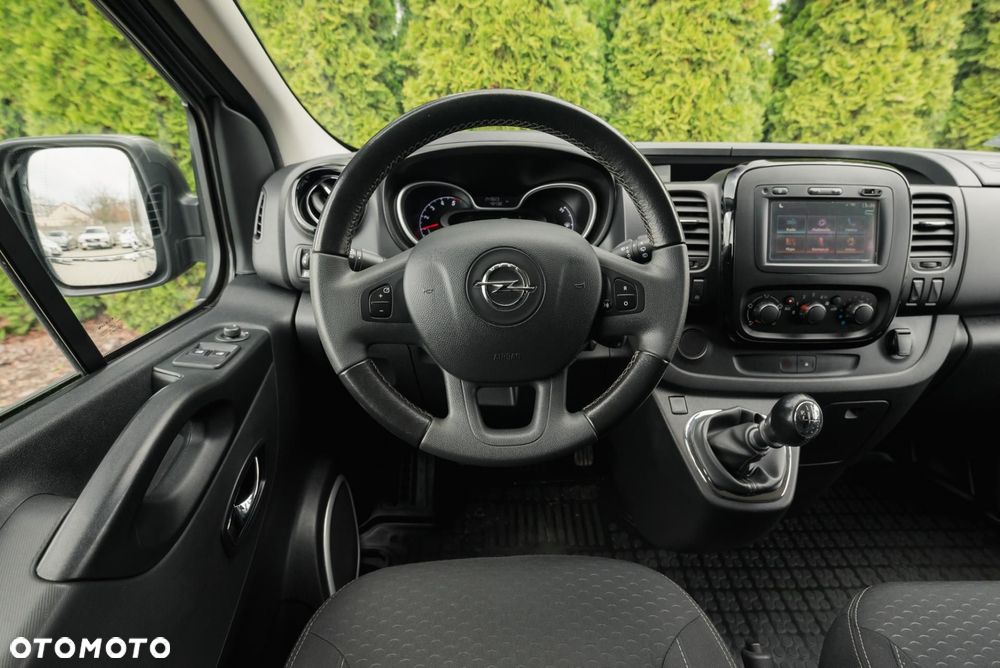 Opel Vivaro - 11