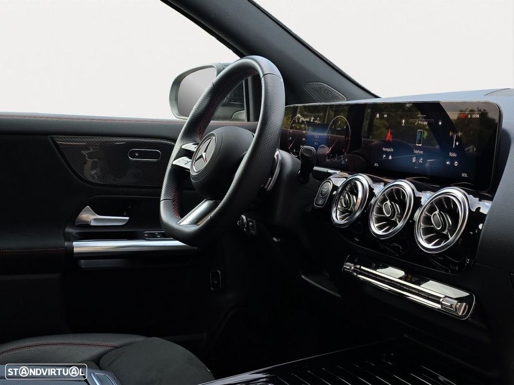 Mercedes-Benz GLA 180 - 14