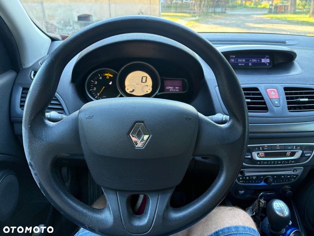 Renault Megane 1.9 dCi Dynamique Euro5 - 8