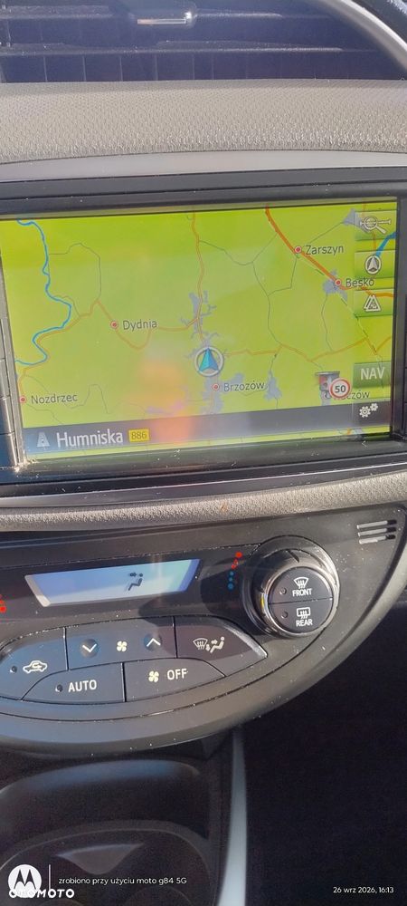 Toyota Yaris Hybrid 100 Premium - 17