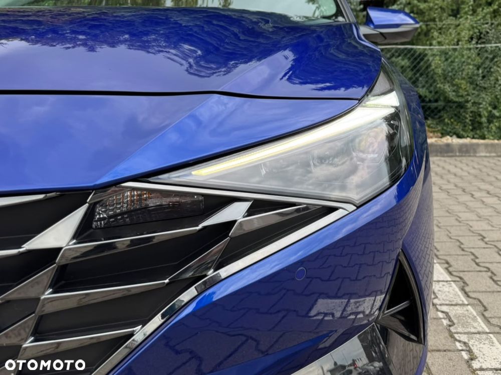 Hyundai Elantra 1.6 Executive CVT - 27