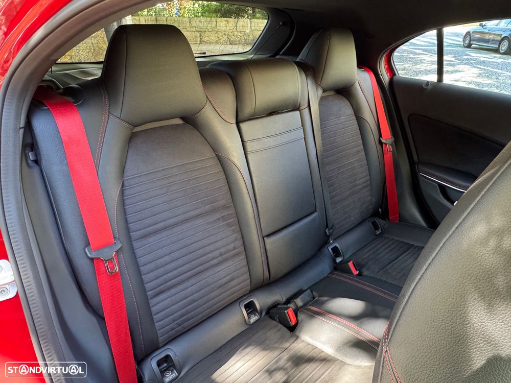 Mercedes-Benz A 45 AMG 4Matic Speedshift 7G-DCT - 21
