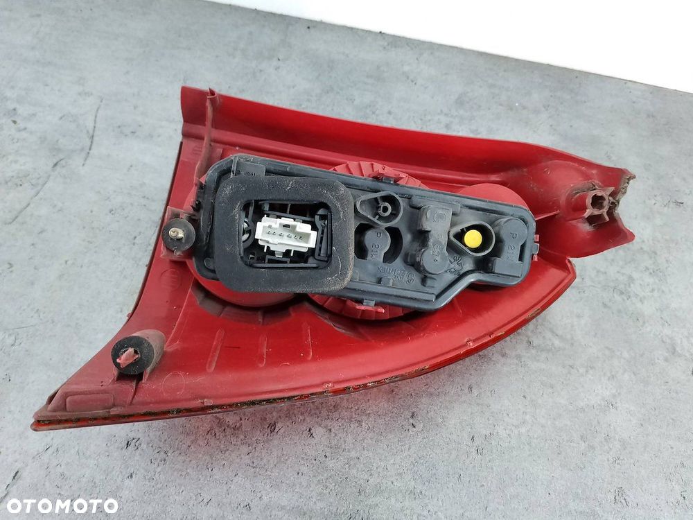 LAMPA TYLNA LEWA PEUGEOT 307 SW FL KOMBI - 6