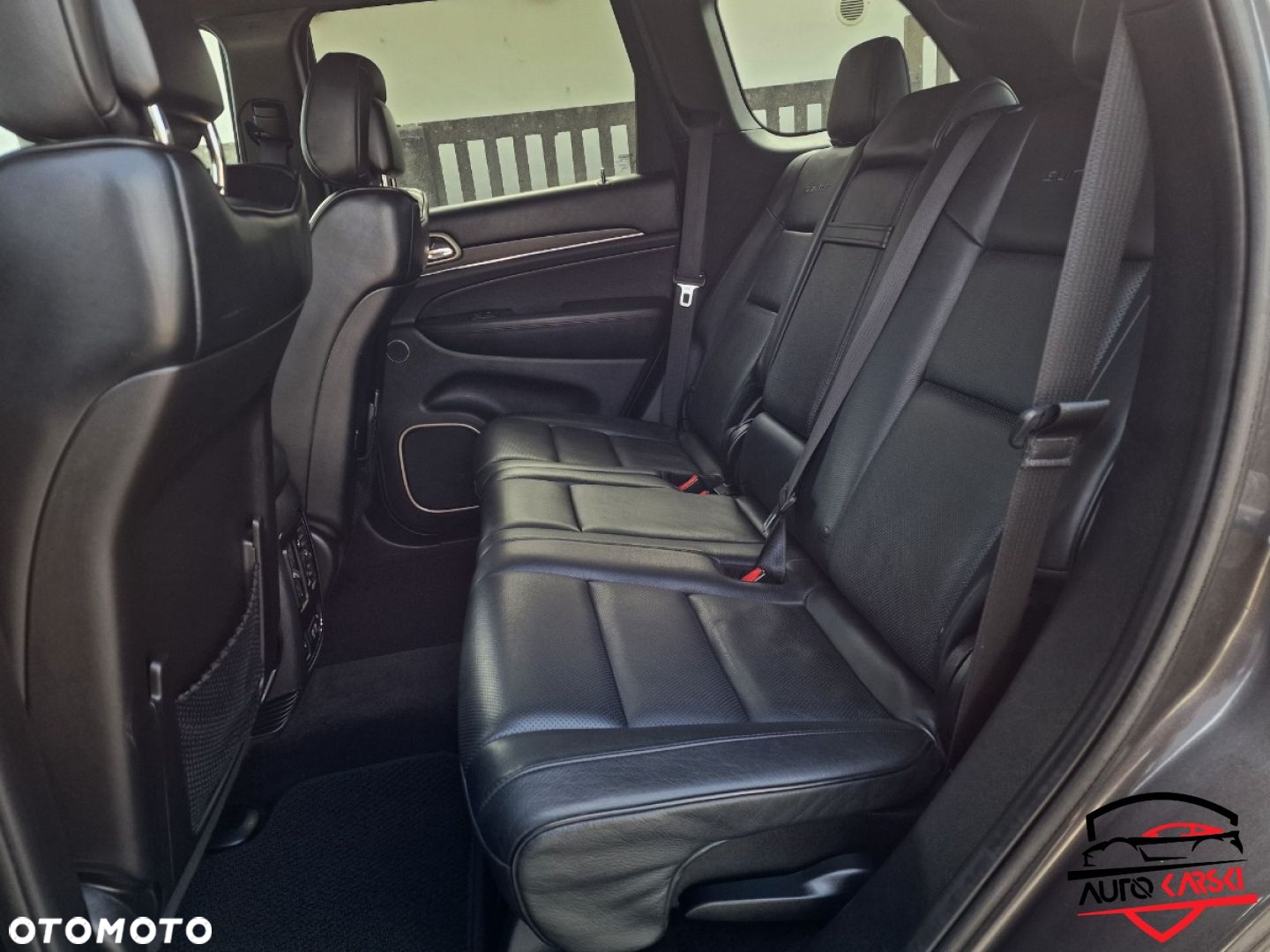 Jeep Grand Cherokee - 22