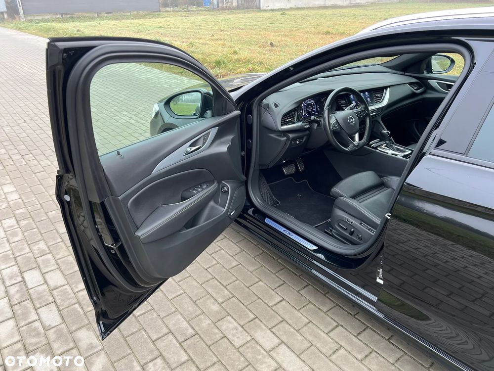 Opel Insignia 2.0 T 4x4 GSi + S&S - 11