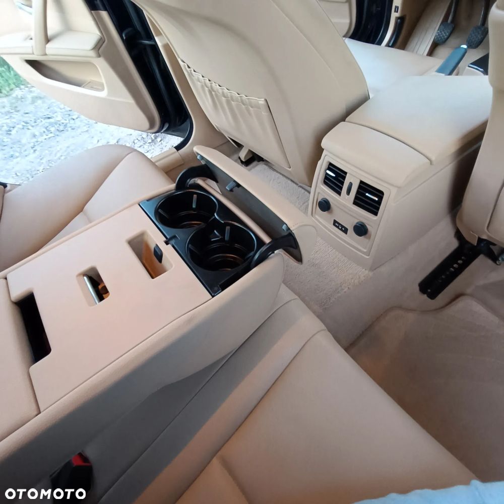 BMW Seria 5 520d Special Edition - 26