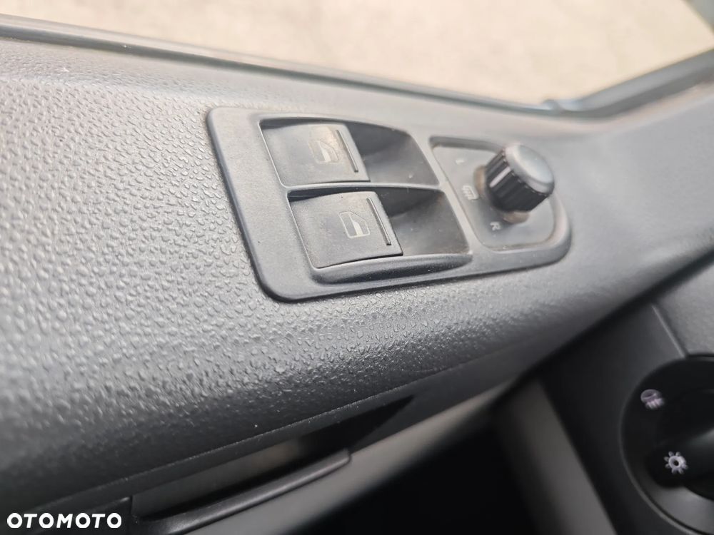 Volkswagen TRANSPORTER T5 - 19